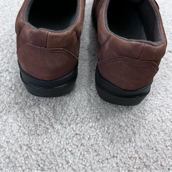 Easy Spirit Brown Suede Comfort Shoes - Picture 7 of 15
